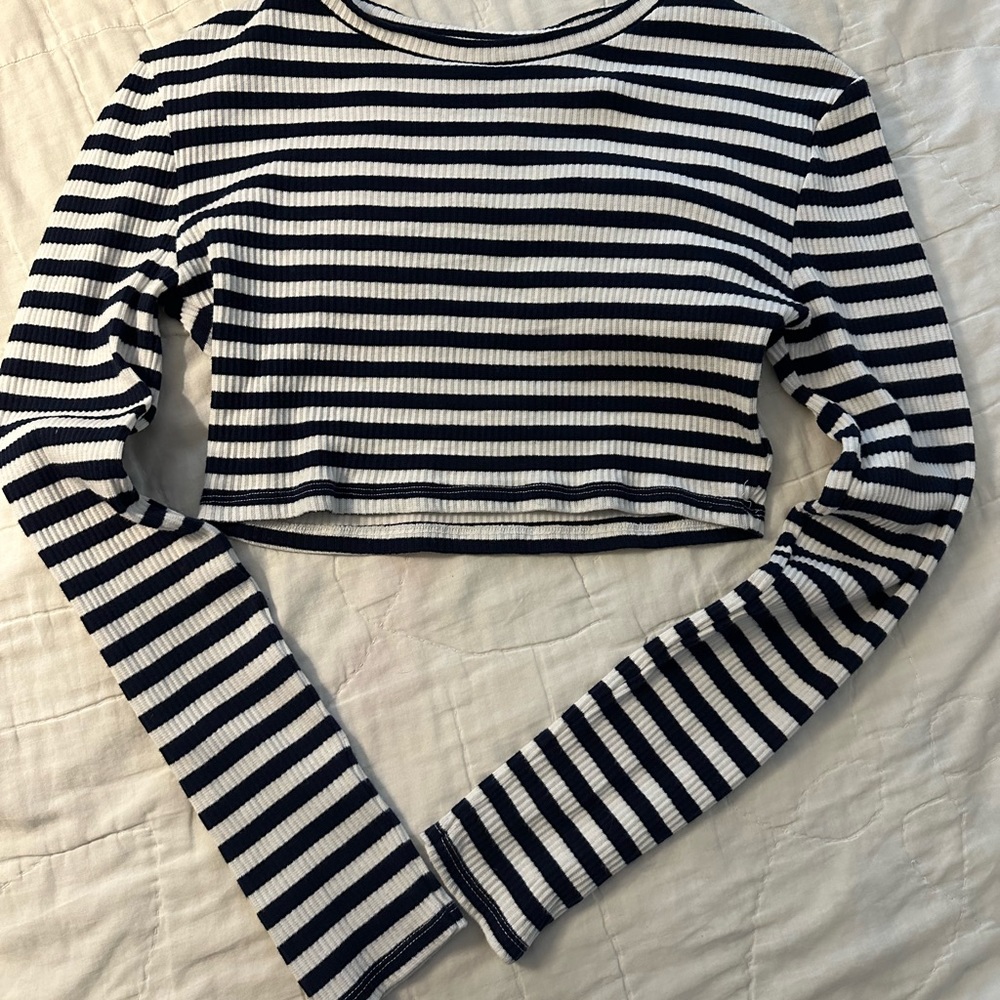 Navy blue stripped crop